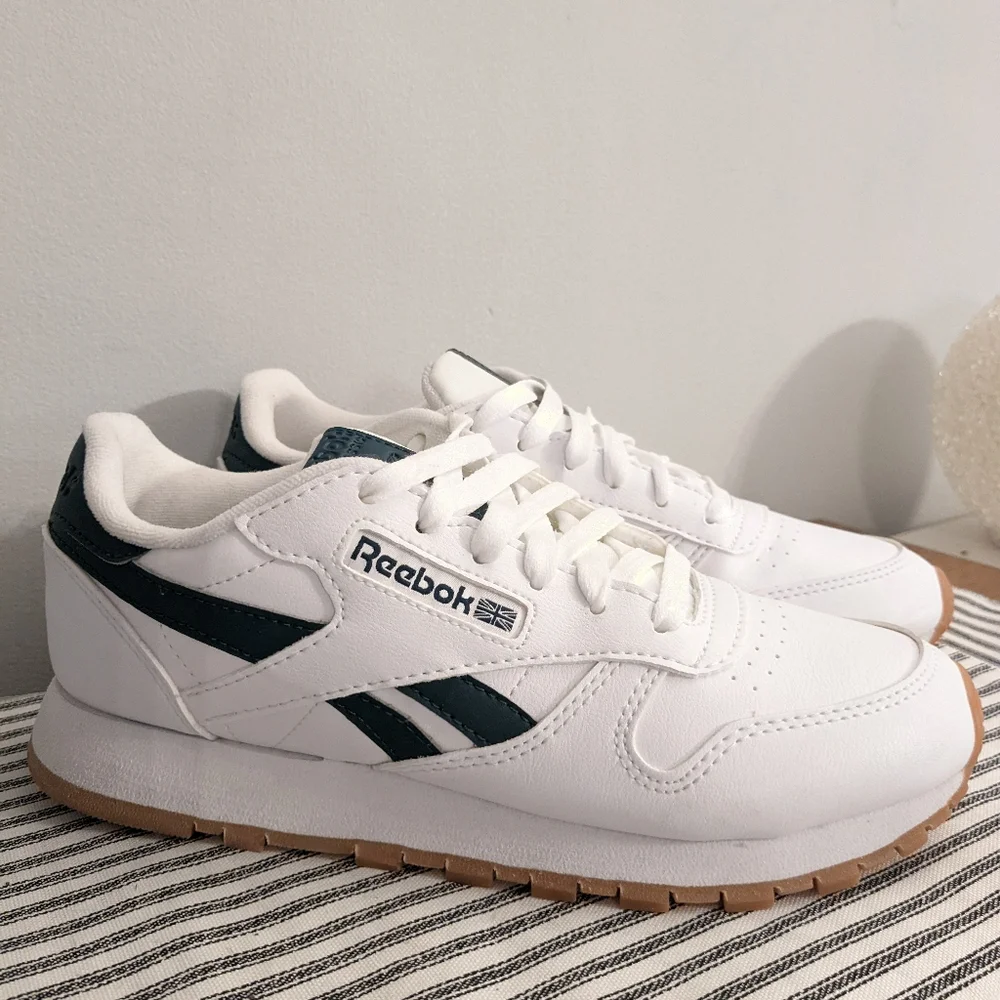 Reebok‎ Classic Leather sneakers White/green Youth 4.5